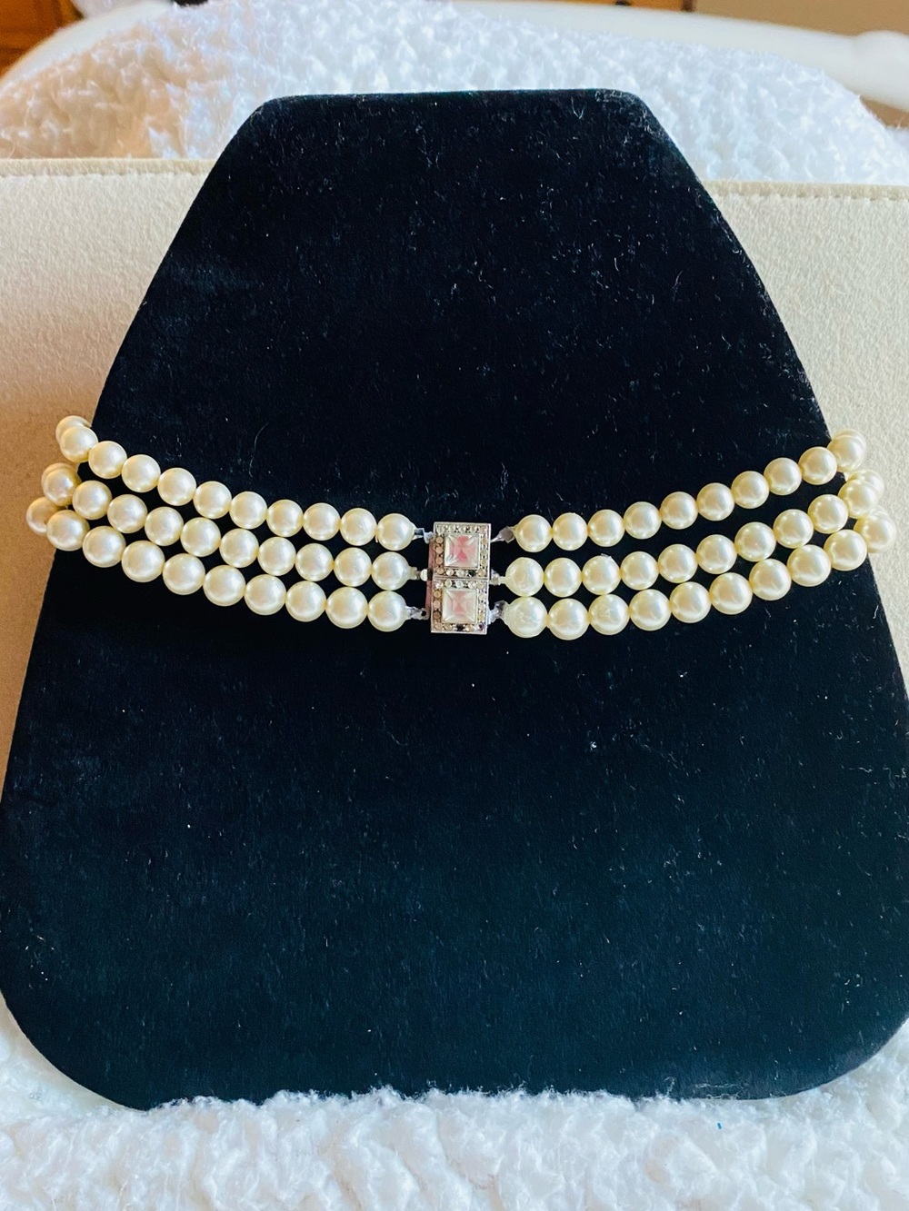 Elegant Vintage 3 Triple Strand Pearl Necklace Choker Rhinestone Rectangle Clasp